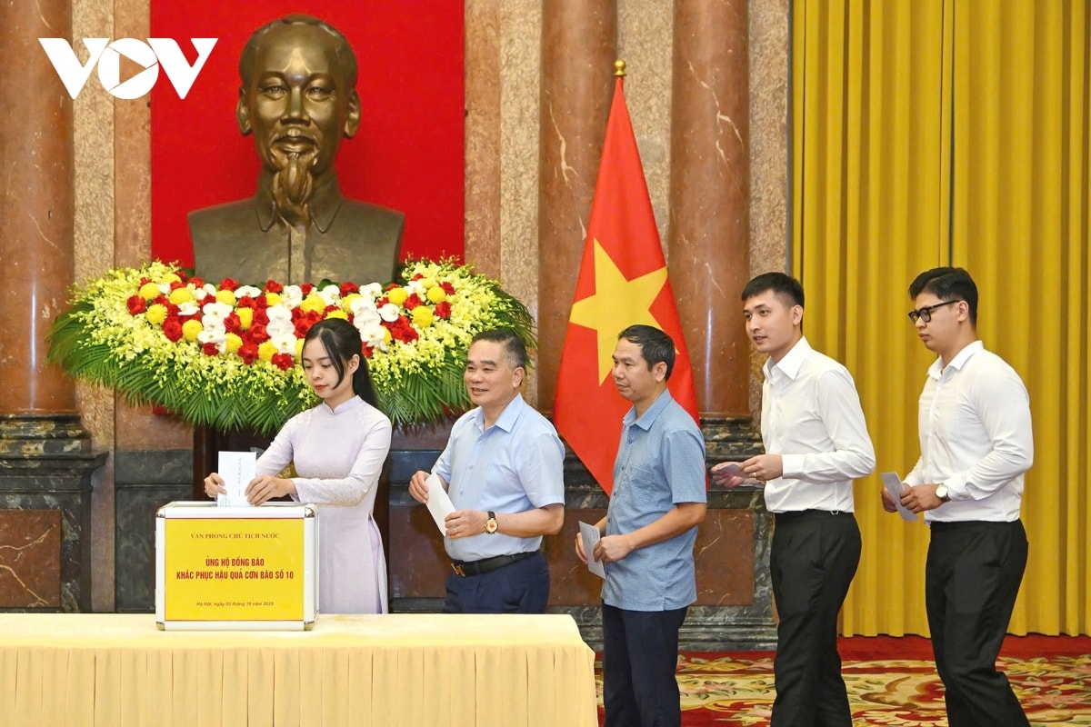 van phong chu tich nuoc quyen gop ung ho dong bao khac phuc hau qua con bao so 10 hinh anh 2