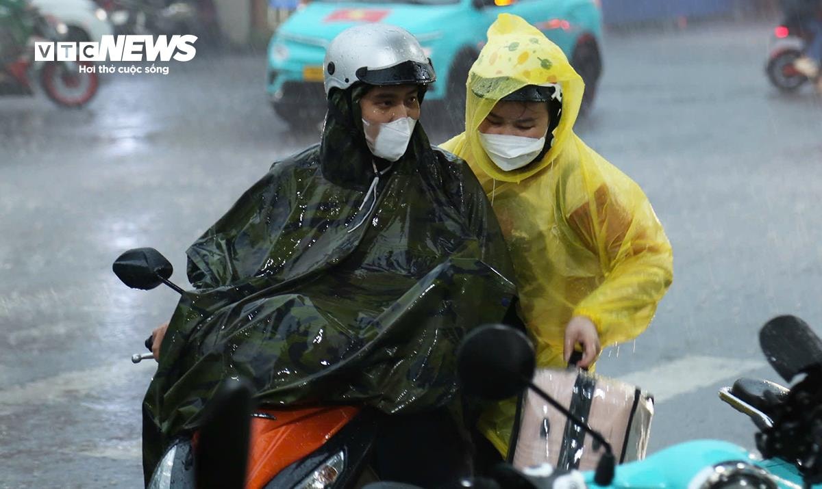 Dự báo thời tiết ngày 4/10, TP.HCM và các tỉnh, thành Nam Bộ mưa lớn lúc chiều tối. (Ảnh minh hoạ: Lương Ý)
