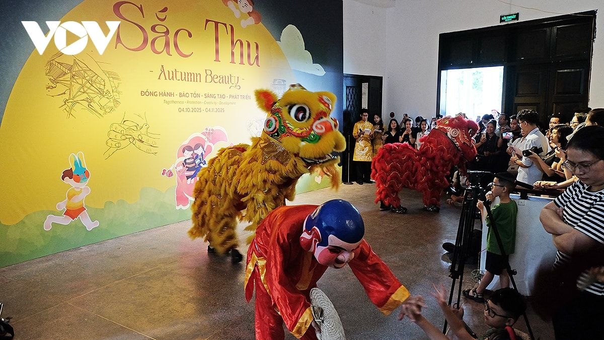 ron rang vui tet trung thu tai bao tang dan toc hoc viet nam hinh anh 5