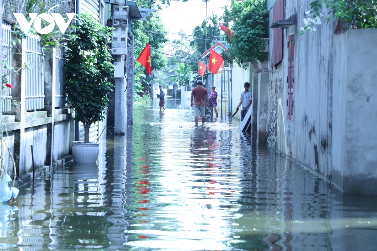 ngap lut ca tuan, nguoi dan ninh binh khon kho vi mat dien, thieu nuoc sinh hoat hinh anh 3