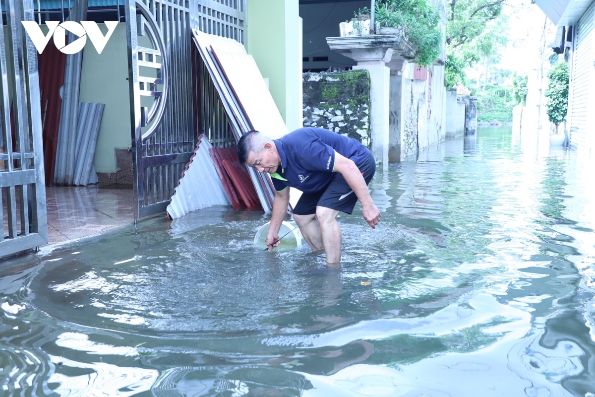ngap lut ca tuan, nguoi dan ninh binh khon kho vi mat dien, thieu nuoc sinh hoat hinh anh 7