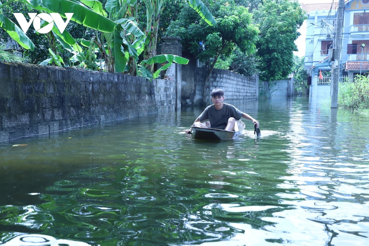 ngap lut ca tuan, nguoi dan ninh binh khon kho vi mat dien, thieu nuoc sinh hoat hinh anh 1
