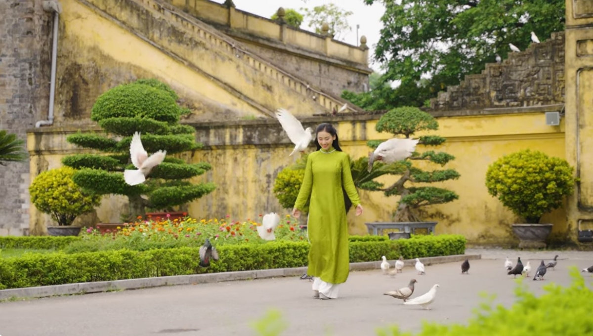 mua thu ha noi trong tieng hat day cam xuc cua le minh ngoc hinh anh 2