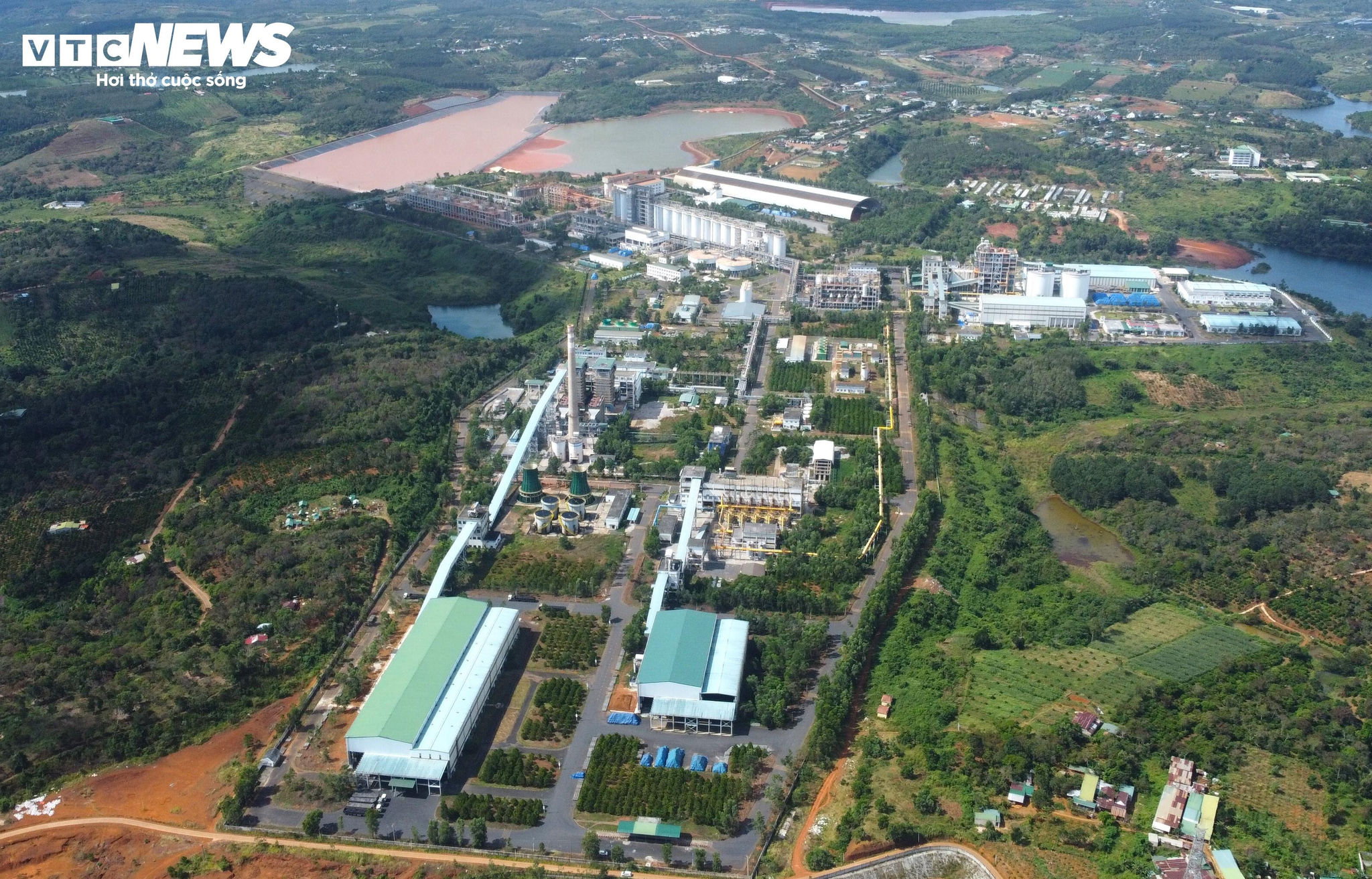 Nhà máy Alumin tỉnh Lâm Đồng. Ảnh: NGUYỄN GIA