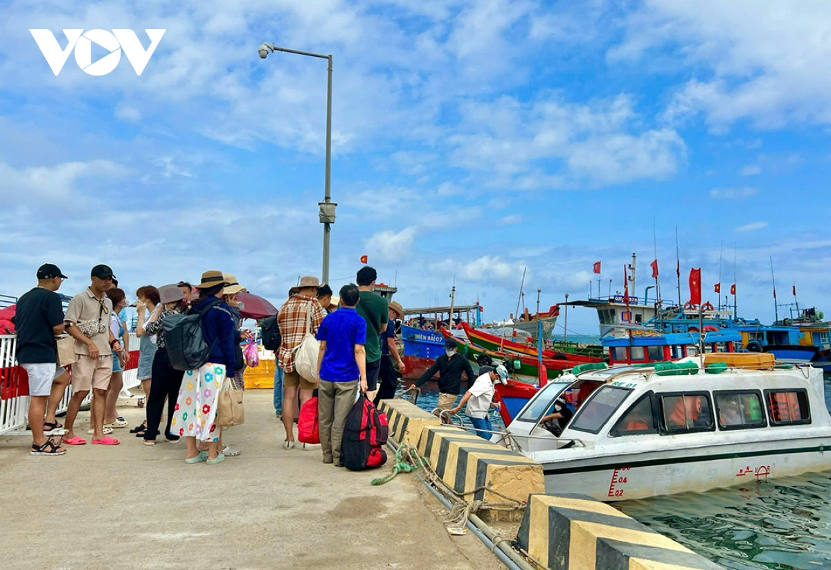 quang ngai tam dung tuyen sa ky ly son do anh huong bao so 12 hinh anh 1