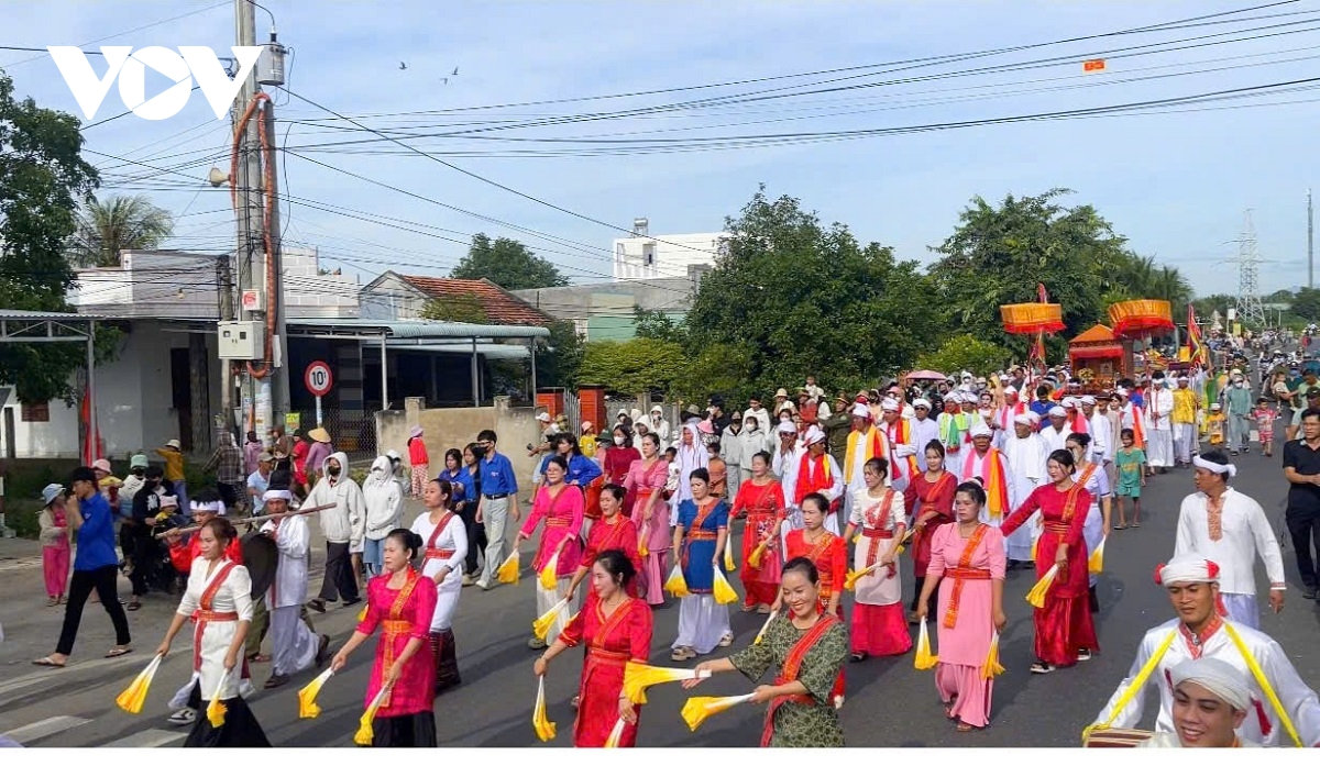 sac mau le hoi kate nam 2025 cua dong bao cham tinh lam Dong hinh anh 3