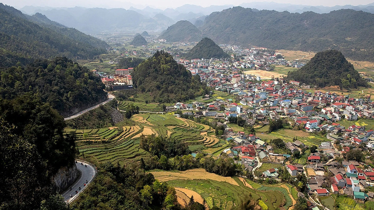 du khách nước ngoài phấn khích với hành trình xe máy trên cao nguyên đá hình ảnh 1 du khach nuoc ngoai phan khich voi hanh trinh xe may tren cao nguyen da hinh anh 1