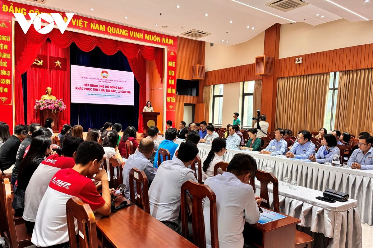 mttq tp.hcm tiếp nhận hơn 13.000 lượt ủng hộ đồng bào bị thiệt hại do bão, lũ hình ảnh 1 mttq tp.hcm tiep nhan hon 13.000 luot ung ho dong bao bi thiet hai do bao, lu hinh anh 1