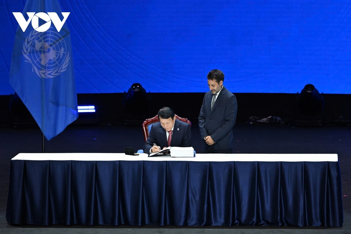 chủ tịch nước chủ trì lễ mở ký công ước của liên hợp quốc về chống tội phạm mạng hình ảnh 3 chu tich nuoc chu tri le mo ky cong uoc cua lien hop quoc ve chong toi pham mang hinh anh 3