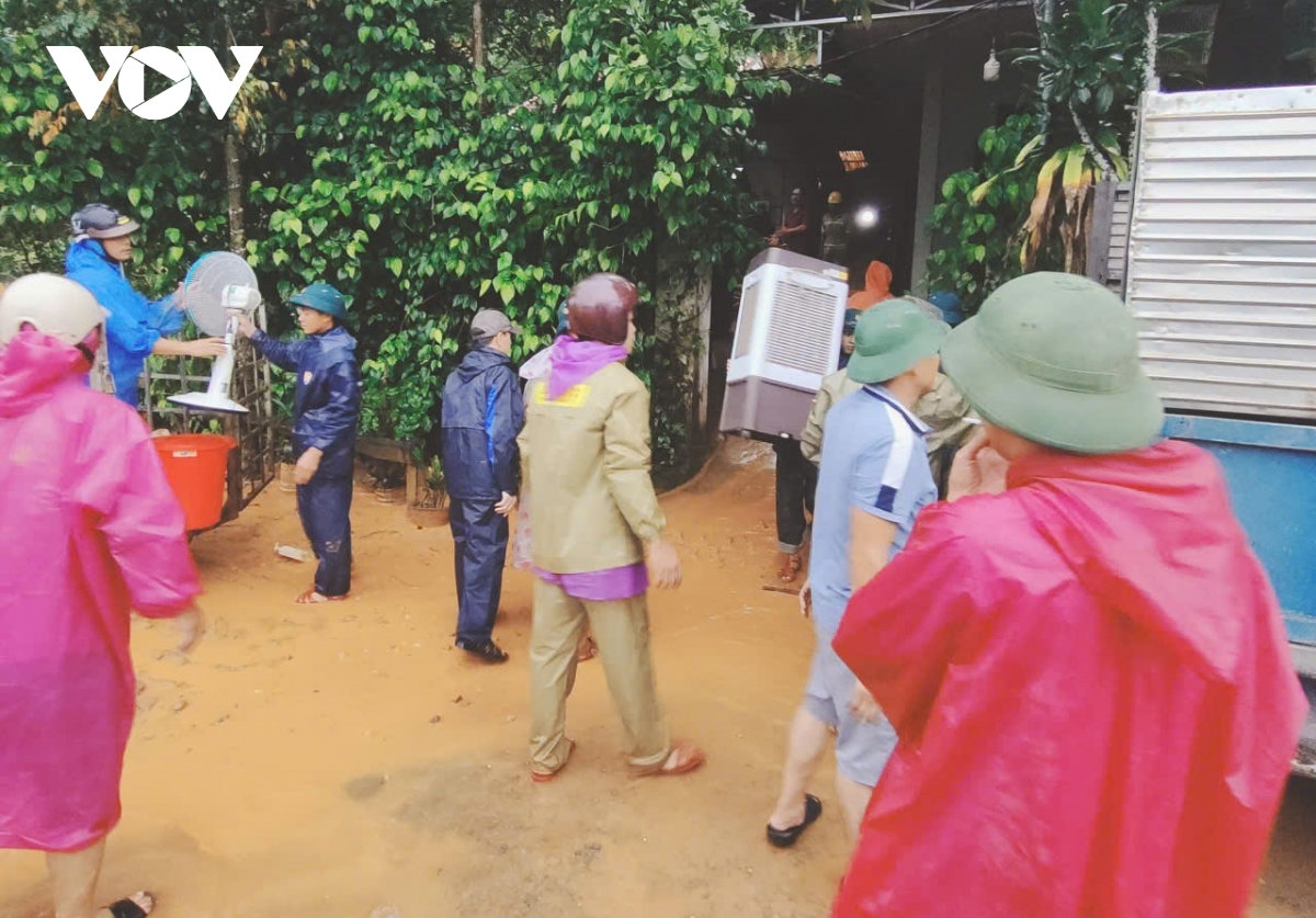 Da nang ho tro khan cap 210 ty dong cho 72 xa, phuong bi thiet hai do mua lu hinh anh 2