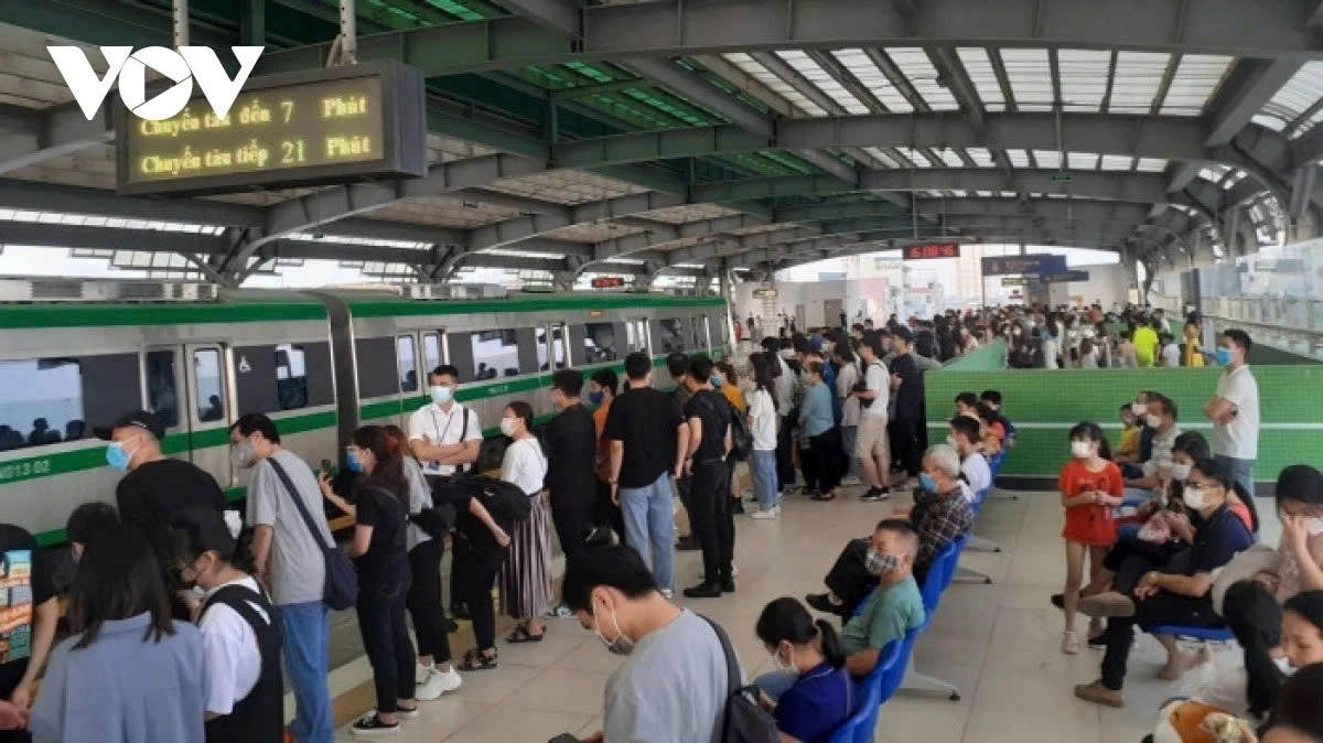 Hành khách đi tàu Cát Linh-Hà Đông nếu sử dụng các loại thẻ vé cũ sẽ không thể đi tàu từ ngày 18/11 tới đây do chuyển sang hệ thống thẻ vé điện tử.