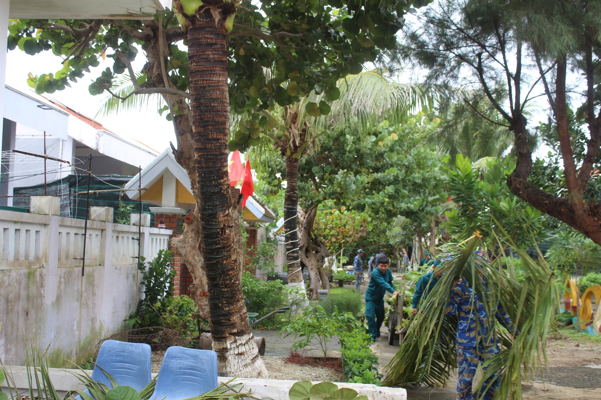 Đặc khu Trường Sa ở Khánh Hoà khi cơn bão số 13 đi qua - 6