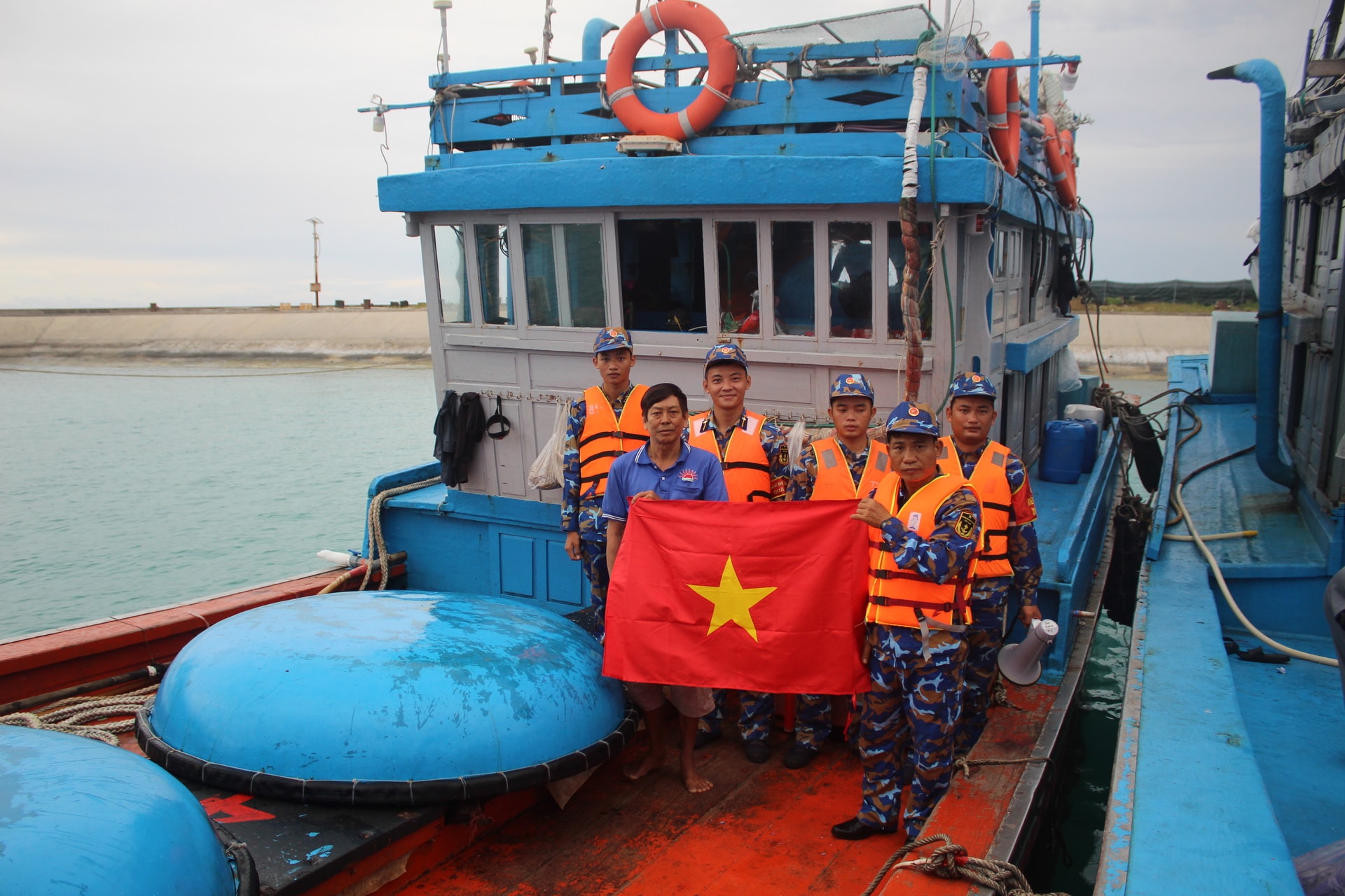 Đặc khu Trường Sa ở Khánh Hoà khi cơn bão số 13 đi qua - 3