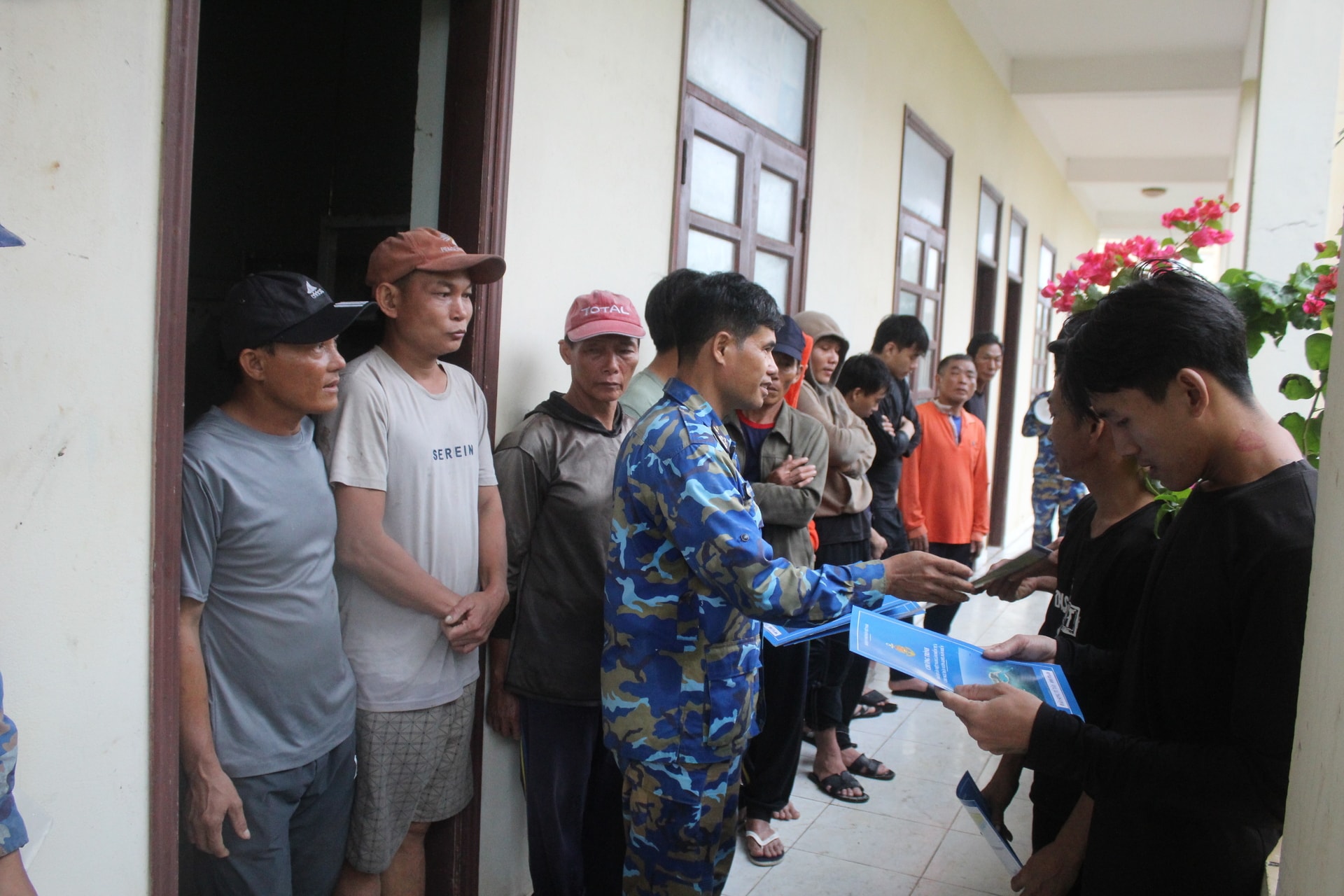 Đặc khu Trường Sa ở Khánh Hoà khi cơn bão số 13 đi qua - 4