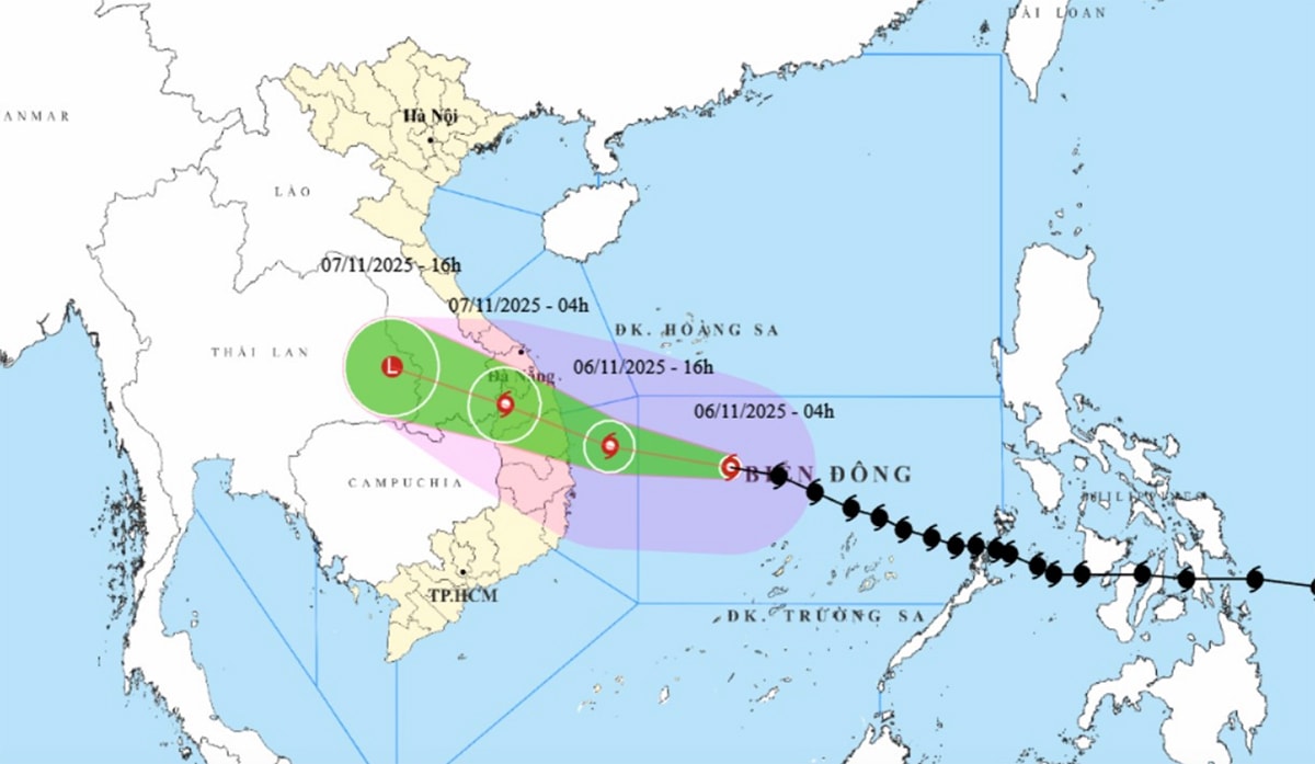 Bản đồ dự bão quỹ đạo và cường độ cơn bão số 13 Kalmaegi. (Nguồn: NCHMF)
