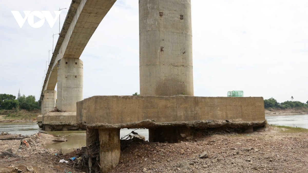 xem xét cho xe ô tô con loại từ 7 chỗ trở xuống lưu thông qua cầu sông lô hình ảnh 1 xem xet cho xe o to con loai tu 7 cho tro xuong luu thong qua cau song lo hinh anh 1