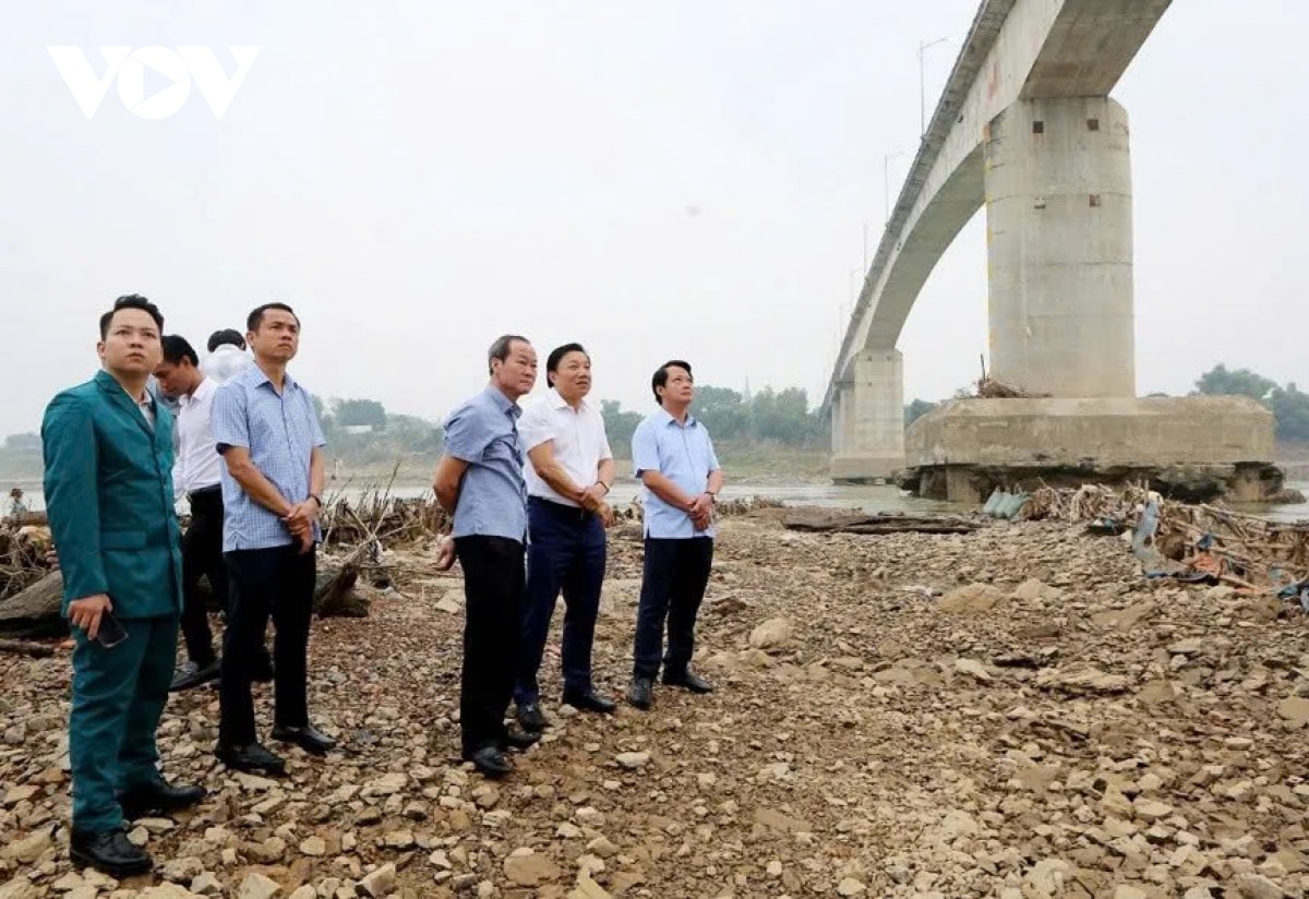 xem xét cho xe ô tô con loại từ 7 chỗ trở xuống lưu thông qua cầu sông lô hình ảnh 2 xem xet cho xe o to con loai tu 7 cho tro xuong luu thong qua cau song lo hinh anh 2