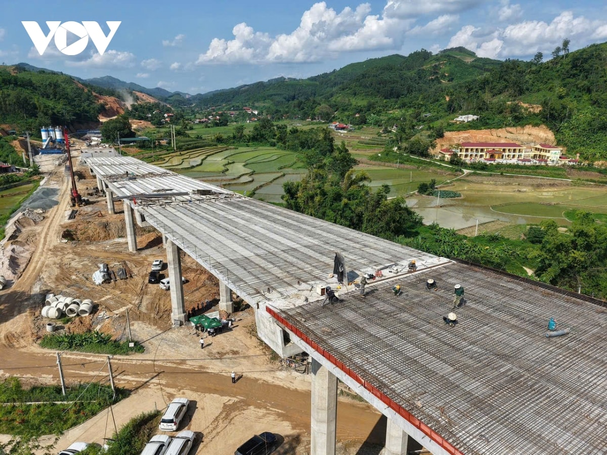 nước rút trên các cao tốc trọng điểm bắc-nam quyết tâm thông tuyến vào ngày 19 12 hình ảnh 4 nuoc rut tren cac cao toc trong diem bac-nam quyet tam thong tuyen vao ngay 19 12 hinh anh 4