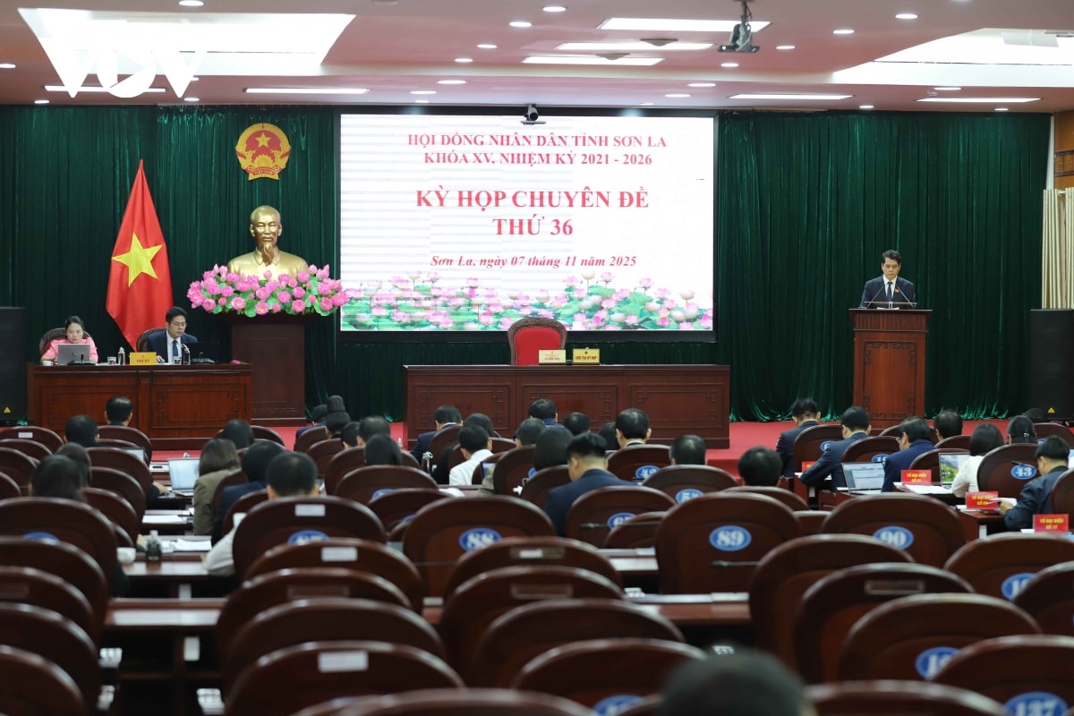 hDnd tinh son la thong qua nhieu noi dung quan trong, xem xet cong tac nhan su hinh anh 1