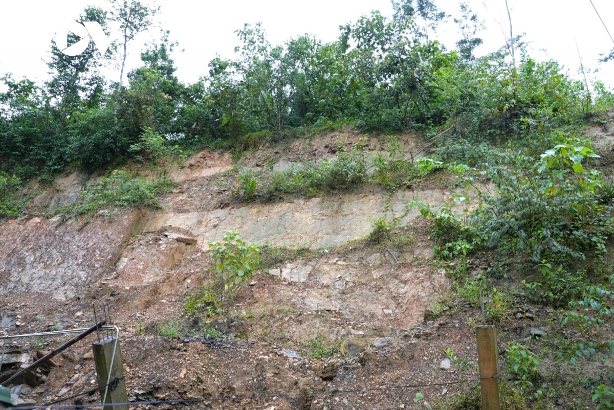 quảng trị sau mưa lũ, xuất hiện nhiều điểm sạt lở gần khu dân cư hình ảnh 5 quang tri sau mua lu, xuat hien nhieu diem sat lo gan khu dan cu hinh anh 5