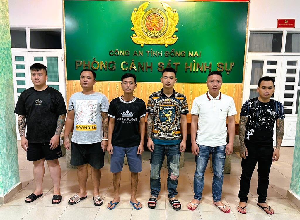 Nhóm cho vay nặng lãi tại Cơ quan điều tra. (Ảnh: CACC)