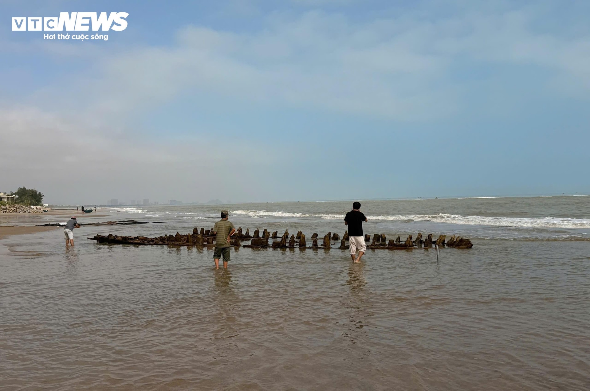 Nhiều tháng qua, con tàu cổ 