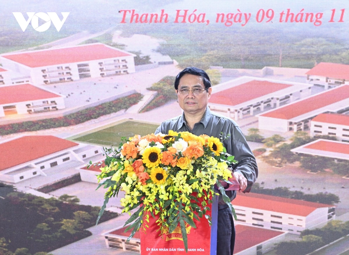 thu tuong ngoi truong la niem tin, khat vong cua hoc sinh, phu huynh xa bien gioi hinh anh 2