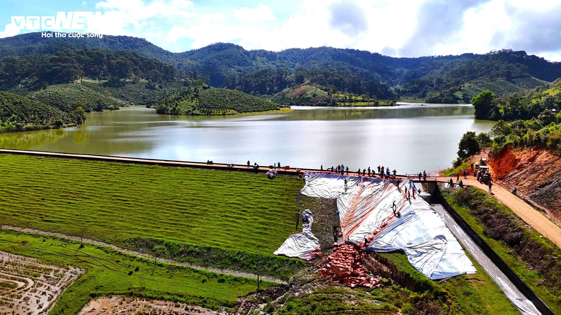 Hồ thủy lợi Cay An.