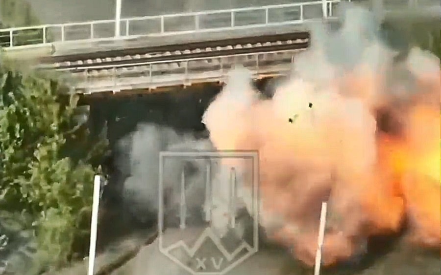  bom hen gio tai pokrovsk chuc cho phat no khi nga ra suc tan cong hinh anh 1