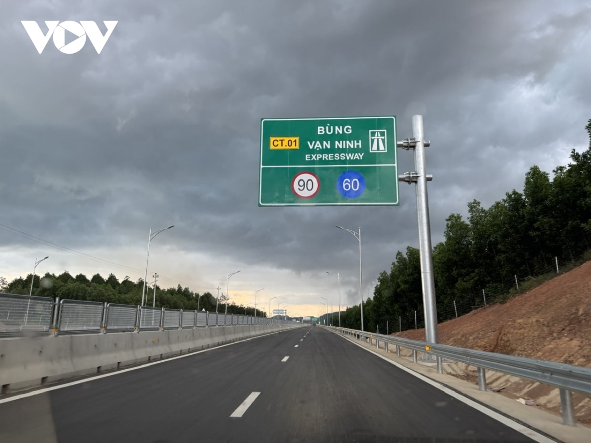 vuong mat bang, nhieu tram dung nghi cao toc bac - nam tiep tuc cham tien do hinh anh 1