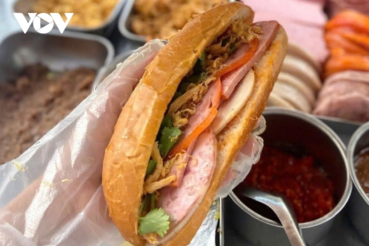 bộ y tế vào cuộc vụ hàng trăm người nghi ngộ độc sau ăn bánh mì tại tphcm hình ảnh 1 bo y te vao cuoc vu hang tram nguoi nghi ngo doc sau an banh mi tai tphcm hinh anh 1