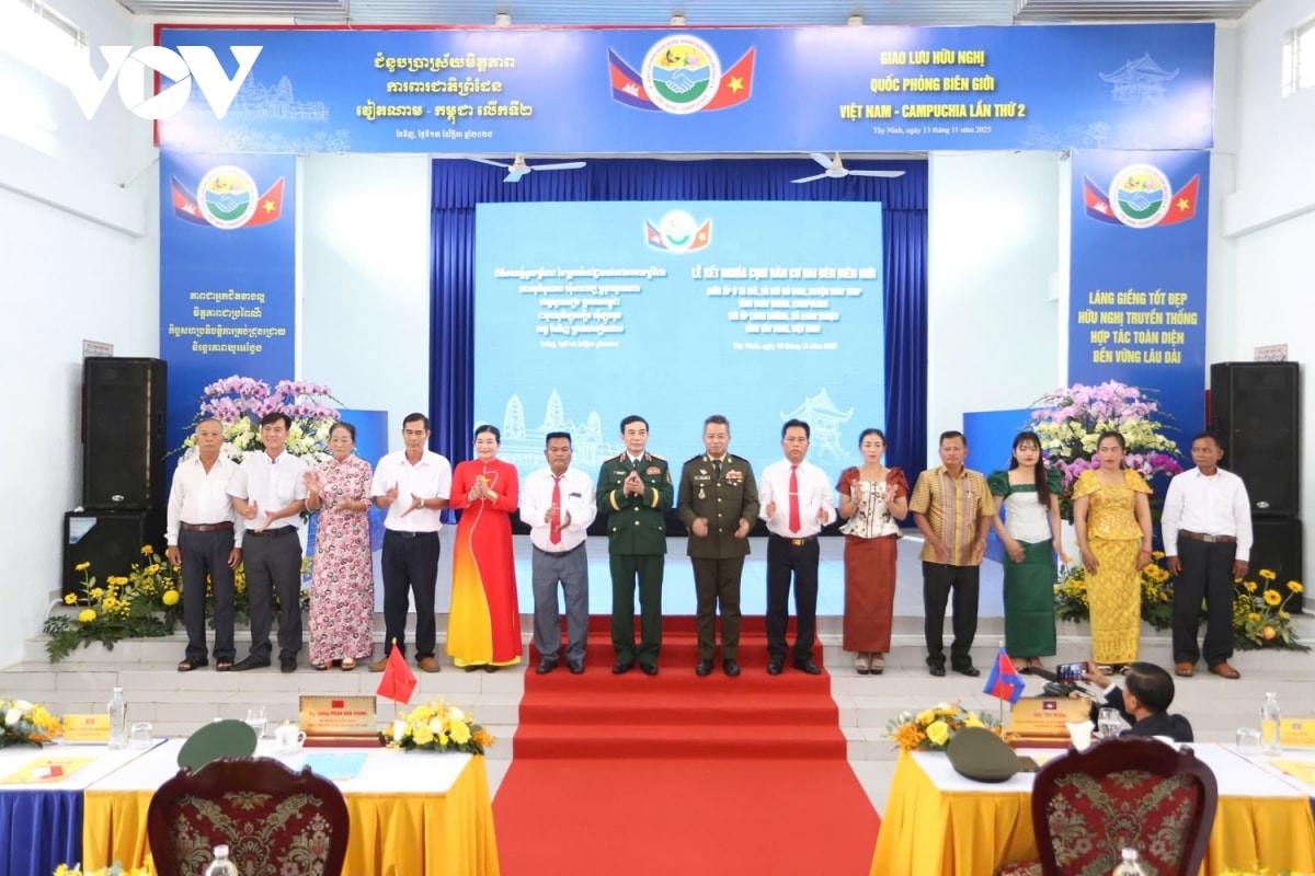 sac mau huu nghi viet nam - campuchia tren tuyen bien gioi tay ninh hinh anh 10