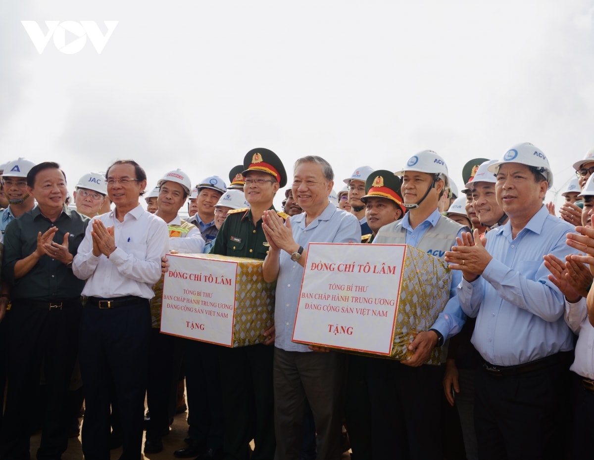 tong bi thu tham, kiem tra thuc te tai du an cang hang khong quoc te long thanh hinh anh 3