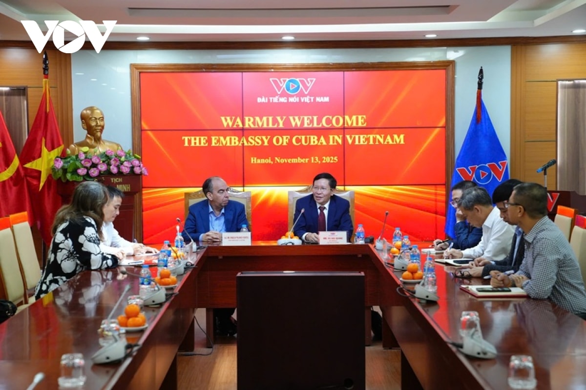 lanh dao vov tiep Dai su dac menh toan quyen cong hoa cuba tai viet nam hinh anh 1