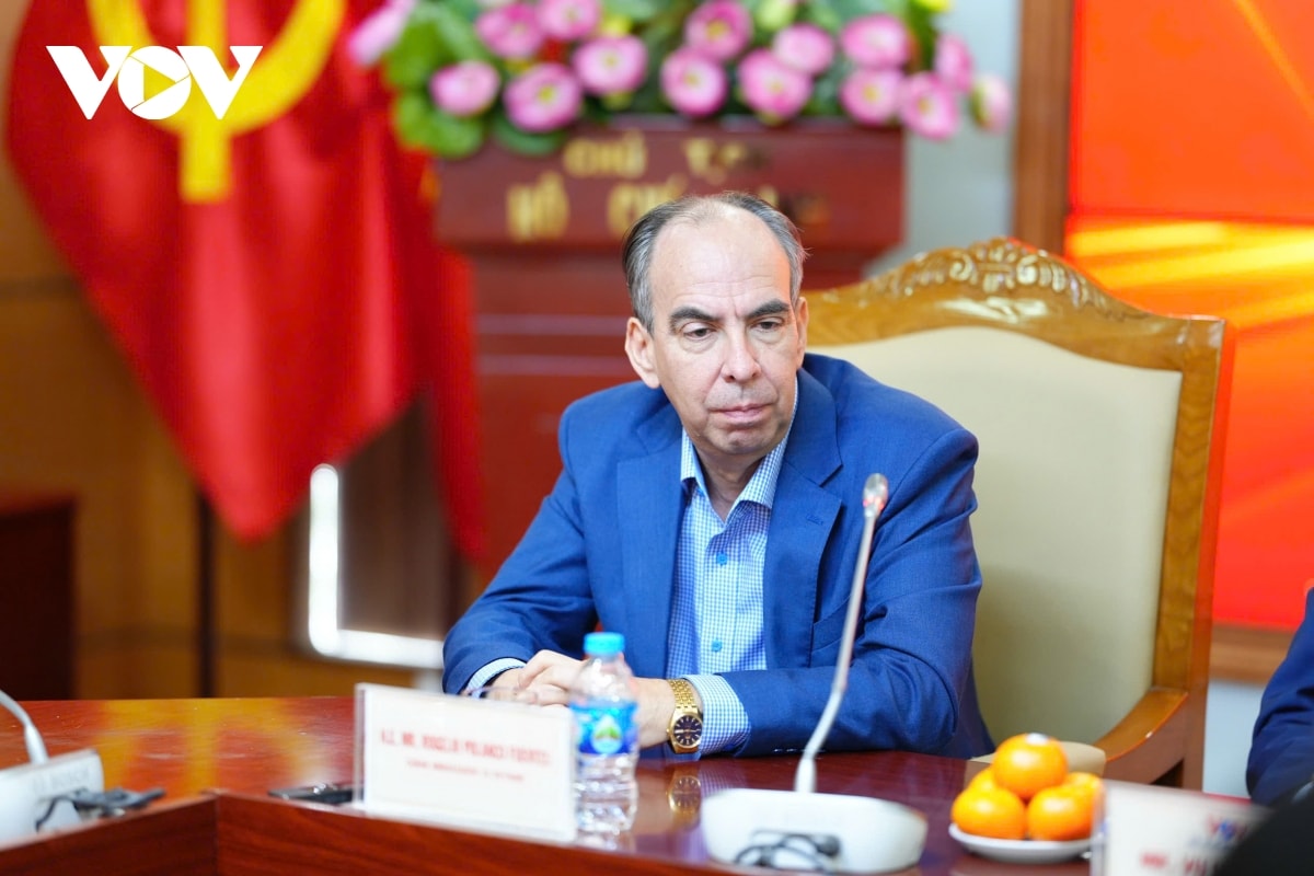 lanh dao vov tiep Dai su dac menh toan quyen cong hoa cuba tai viet nam hinh anh 3