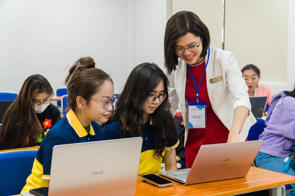 Bộ GD&ĐT cho biết, “hệ số lương đặc thù” không phá vỡ cấu trúc hệ thống tiền lương hiện hành (Ảnh minh hoạ)