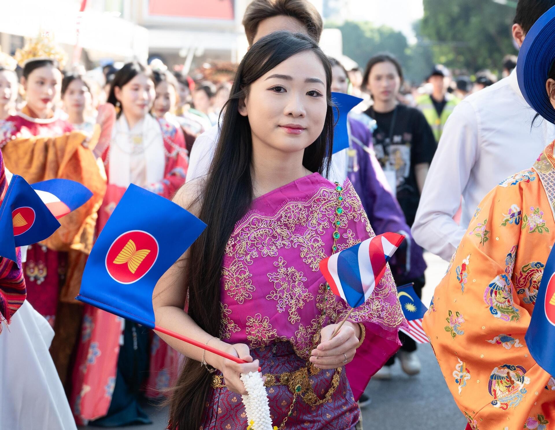 Gần 800 người mặc cổ phục diễu hành trên phố đi bộ Hồ Gươm - 12