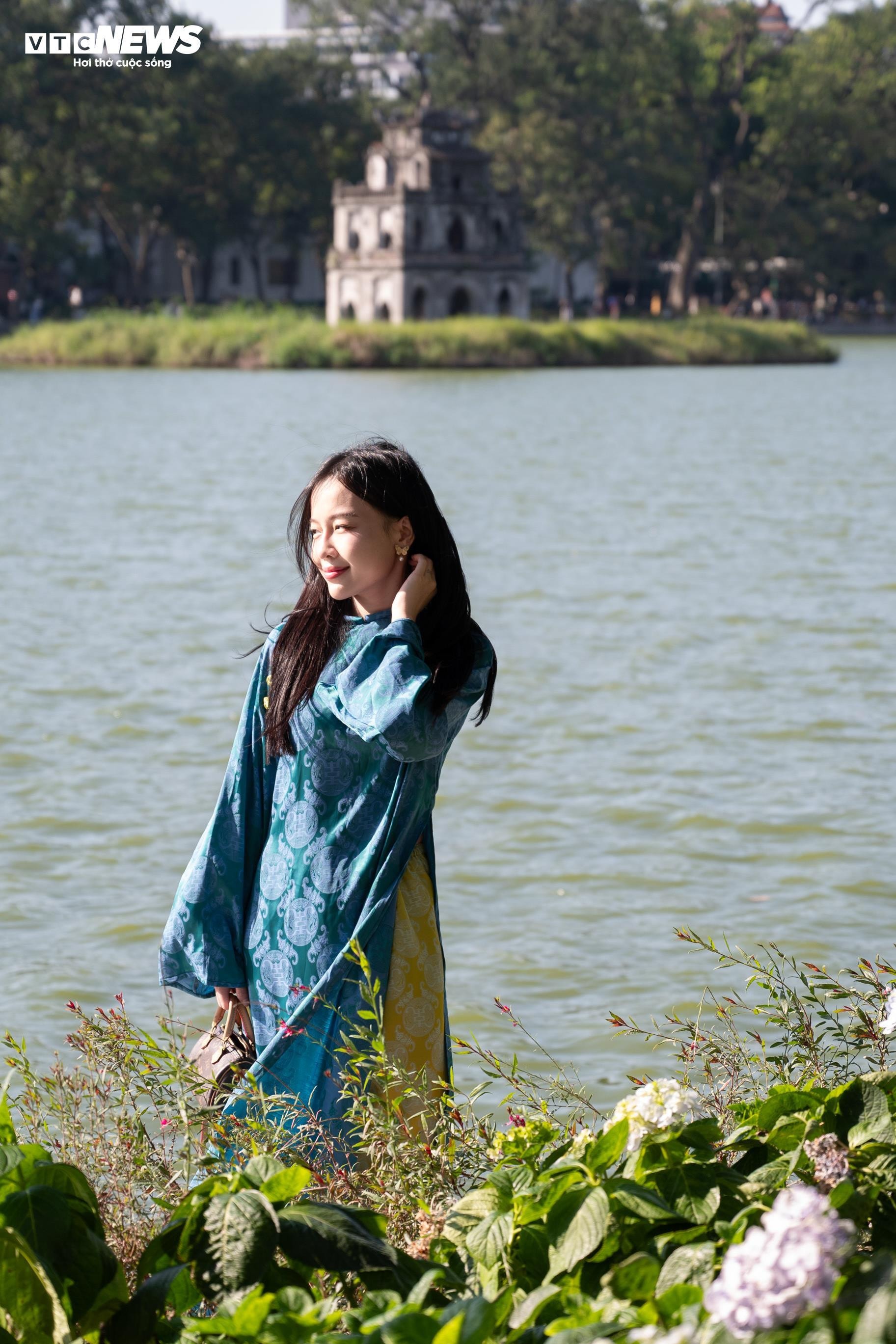 Gần 800 người mặc cổ phục diễu hành trên phố đi bộ Hồ Gươm - 14