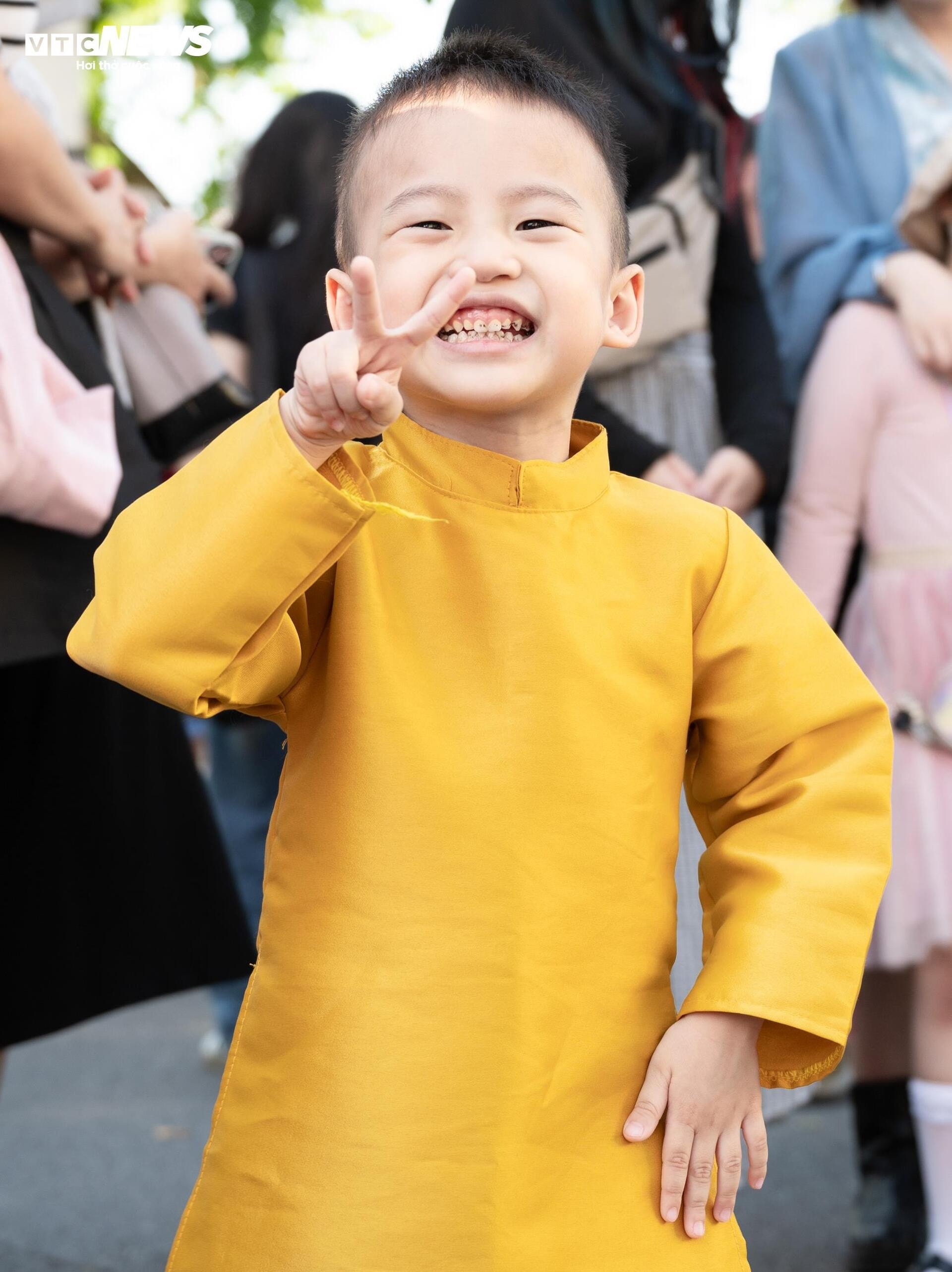 Gần 800 người mặc cổ phục diễu hành trên phố đi bộ Hồ Gươm - 13