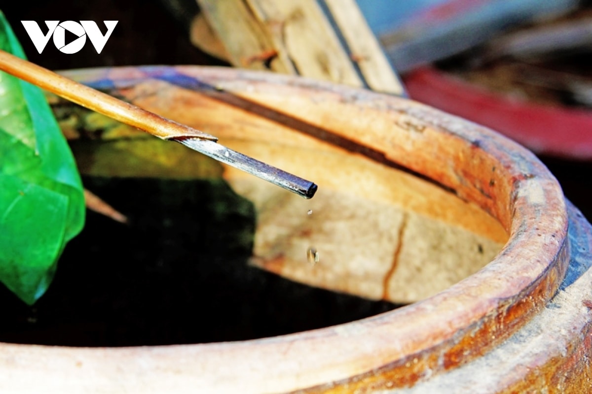 nuoc mam ca linh, huong vi dac trung mua nuoc noi o mien tay hinh anh 13