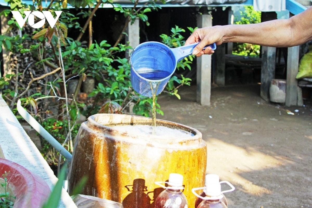 nuoc mam ca linh, huong vi dac trung mua nuoc noi o mien tay hinh anh 12