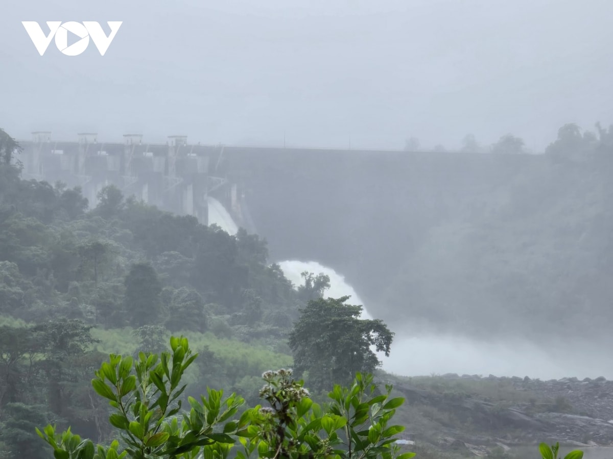 cac ho thuy dien o Da nang dong loat xa nuoc don lu hinh anh 1