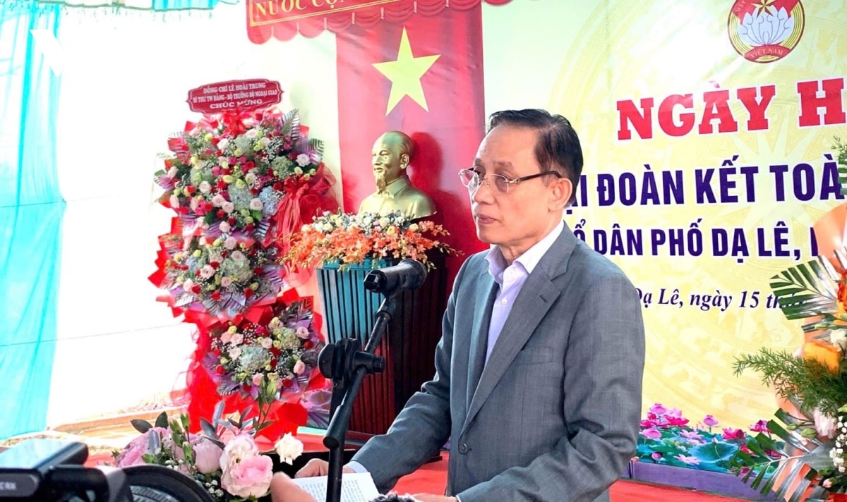 bộ trưởng bộ ngoại giao dự ngày hội Đại đoàn kết toàn dân tộc tại thành phố huế hình ảnh 2 bo truong bo ngoai giao du ngay hoi Dai doan ket toan dan toc tai thanh pho hue hinh anh 2