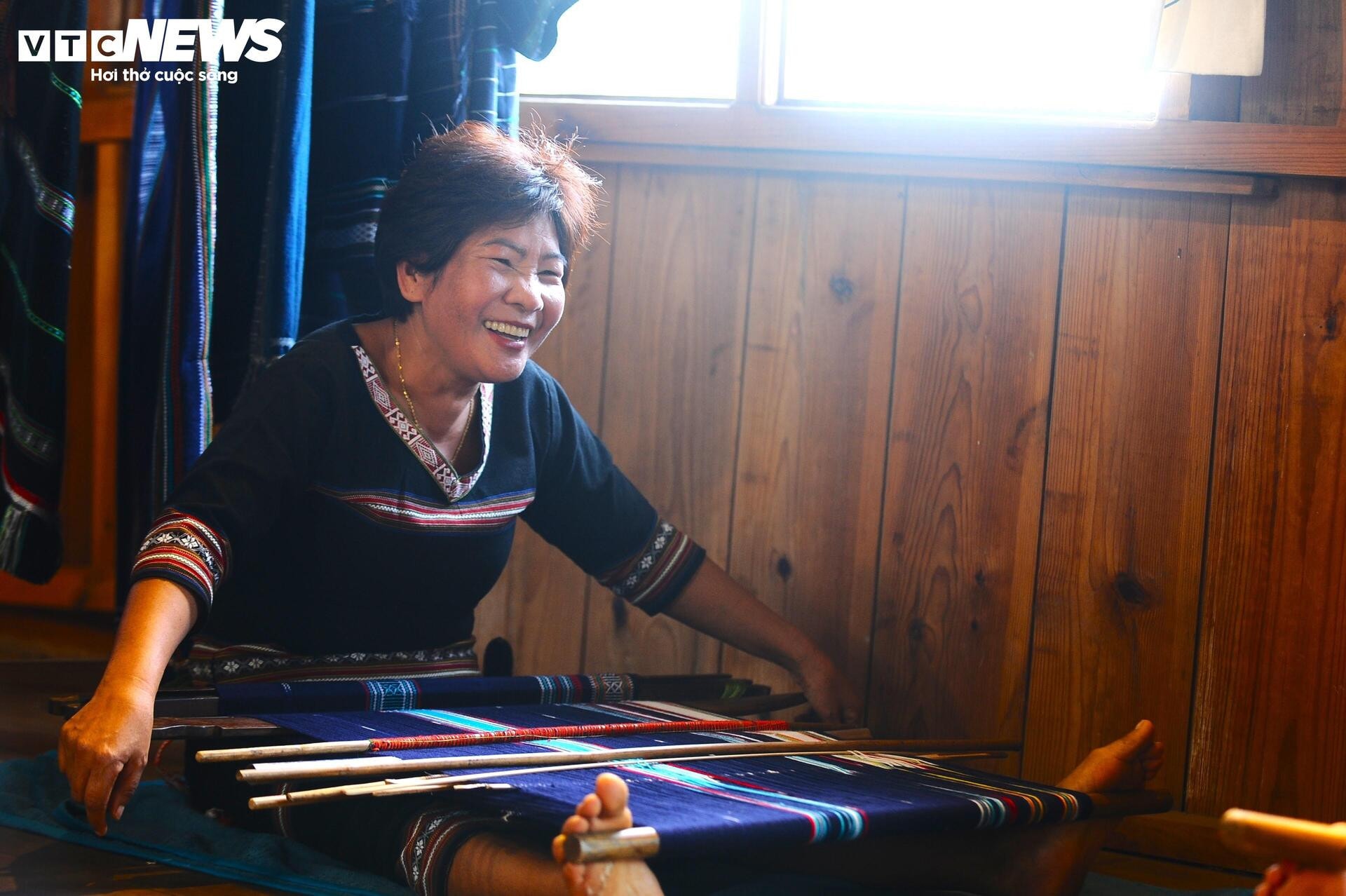 Độc đáo nghề dệt thổ cẩm của người K'ho dưới chân núi LangBiang - 6