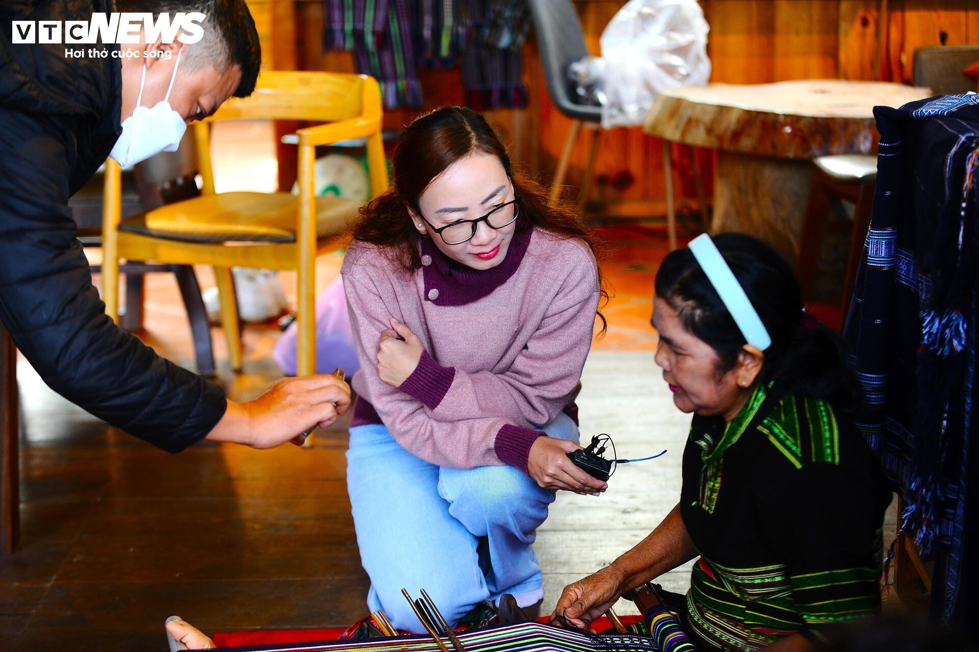 Độc đáo nghề dệt thổ cẩm của người K'ho dưới chân núi LangBiang - 11