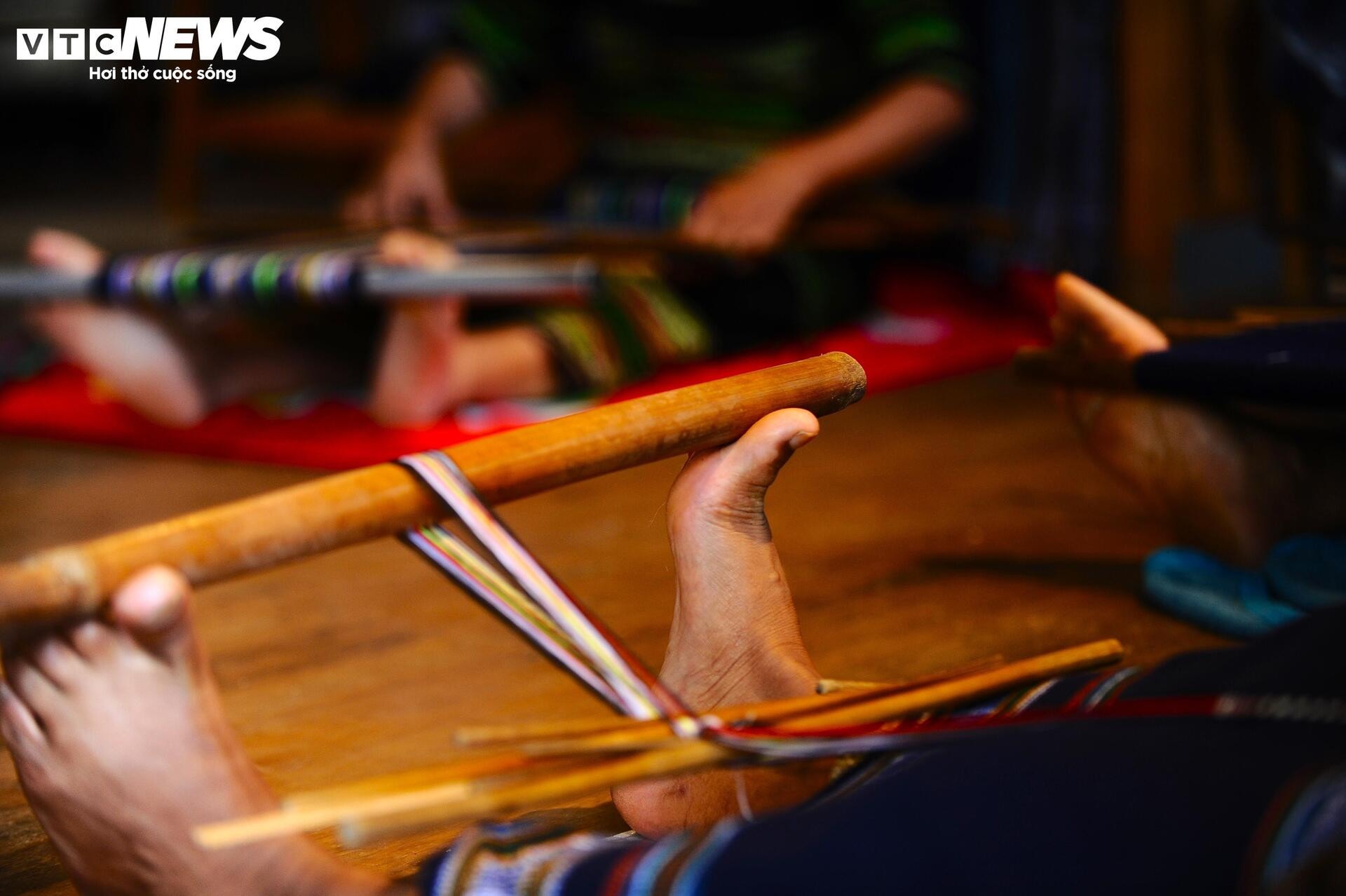 Độc đáo nghề dệt thổ cẩm của người K'ho dưới chân núi LangBiang - 10