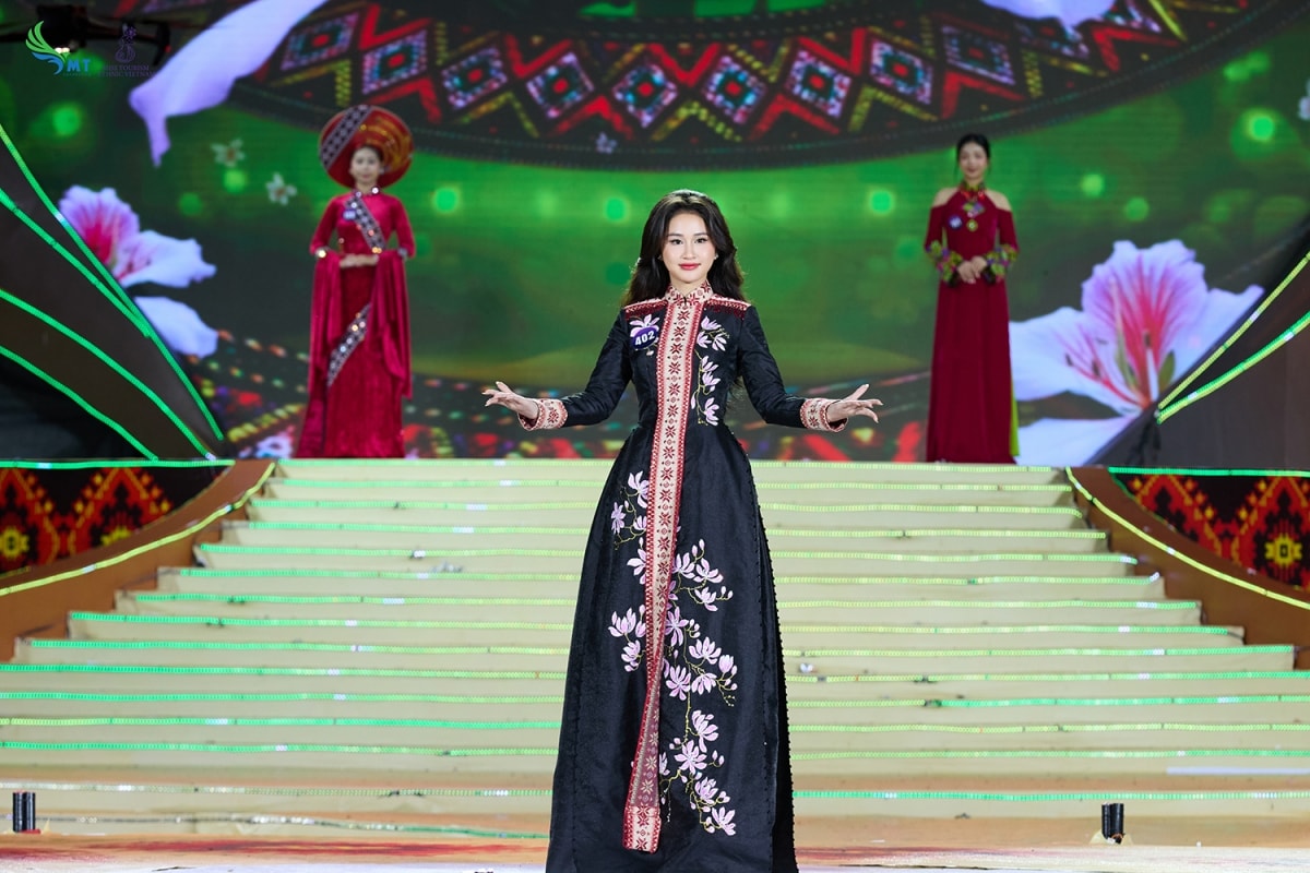 cô gái hà nội 20 tuổi đăng quang hoa hậu du lịch dân tộc việt nam 2025 hình ảnh 4 co gai ha noi 20 tuoi dang quang hoa hau du lich dan toc viet nam 2025 hinh anh 4