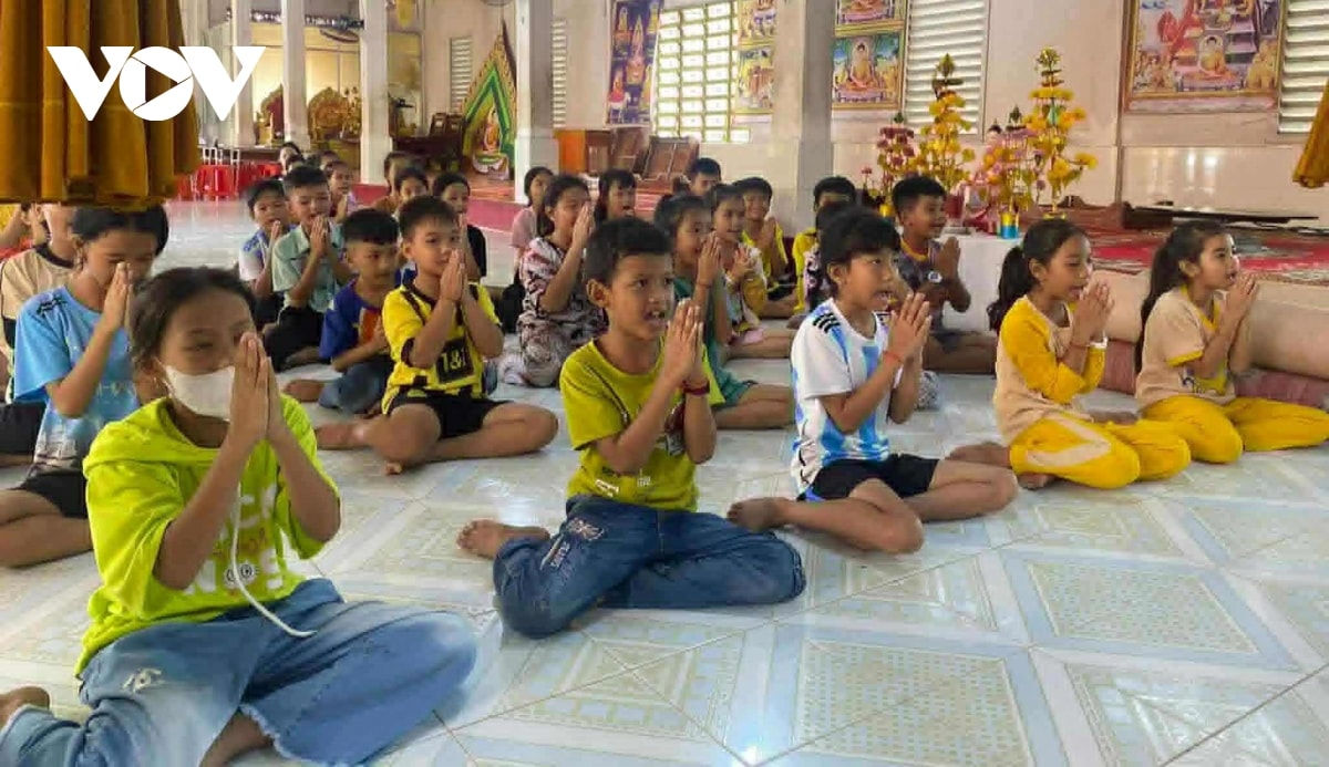 nhung nha giao dac biet bao ton van hoa khmer hinh anh 2