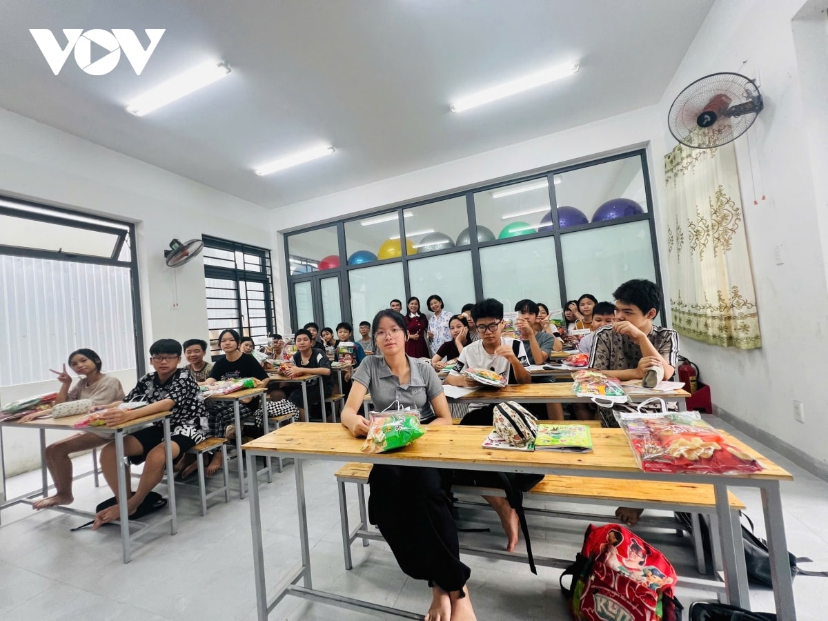 cô giáo 27 năm dạy miễn phí cho học sinh nghèo ở Đà nẵng hình ảnh 2 co giao 27 nam day mien phi cho hoc sinh ngheo o Da nang hinh anh 2