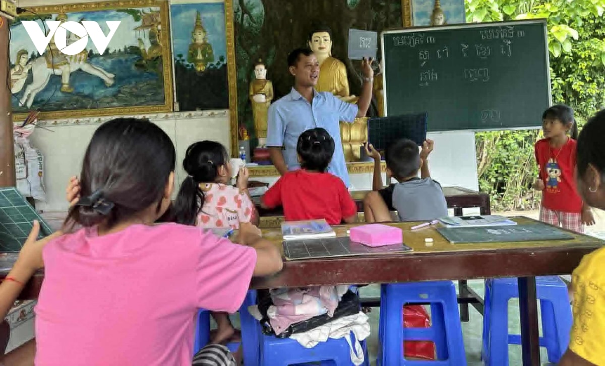 nhung nha giao dac biet bao ton van hoa khmer hinh anh 4